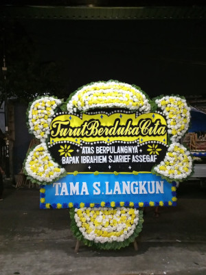 Papan Bunga Duka di Bangetayu Kulon